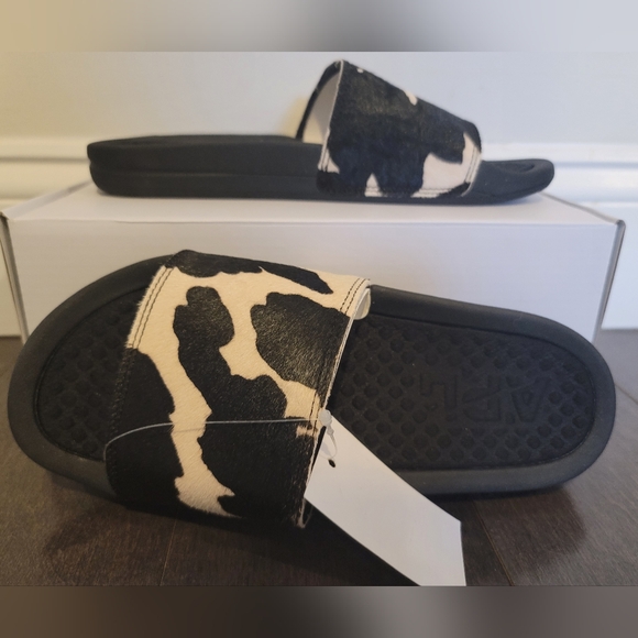 NIB APL Women's Iconic Slide Shoes Size 8 Black White Cow Print Comfort Sandals - Picture 2 of 5